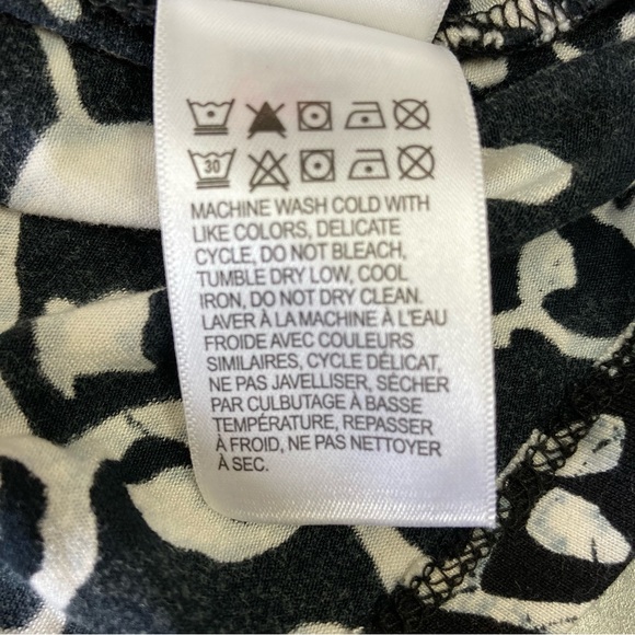 Lucky Brand Size Large Black & White Sleeveless Peplum Top V Neck - Picture 8 of 9